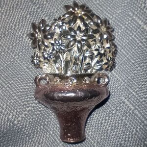 Vintage Flower Boutique Broach EUC